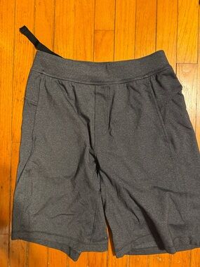 Lululemon medium Men's Athletic Shorts in Dark Heather Gray